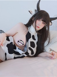 Miss Coser, Silver 81 NO.110, February 2022, 2022-02-07, Sleeping Cow Sister in Bed(8)
